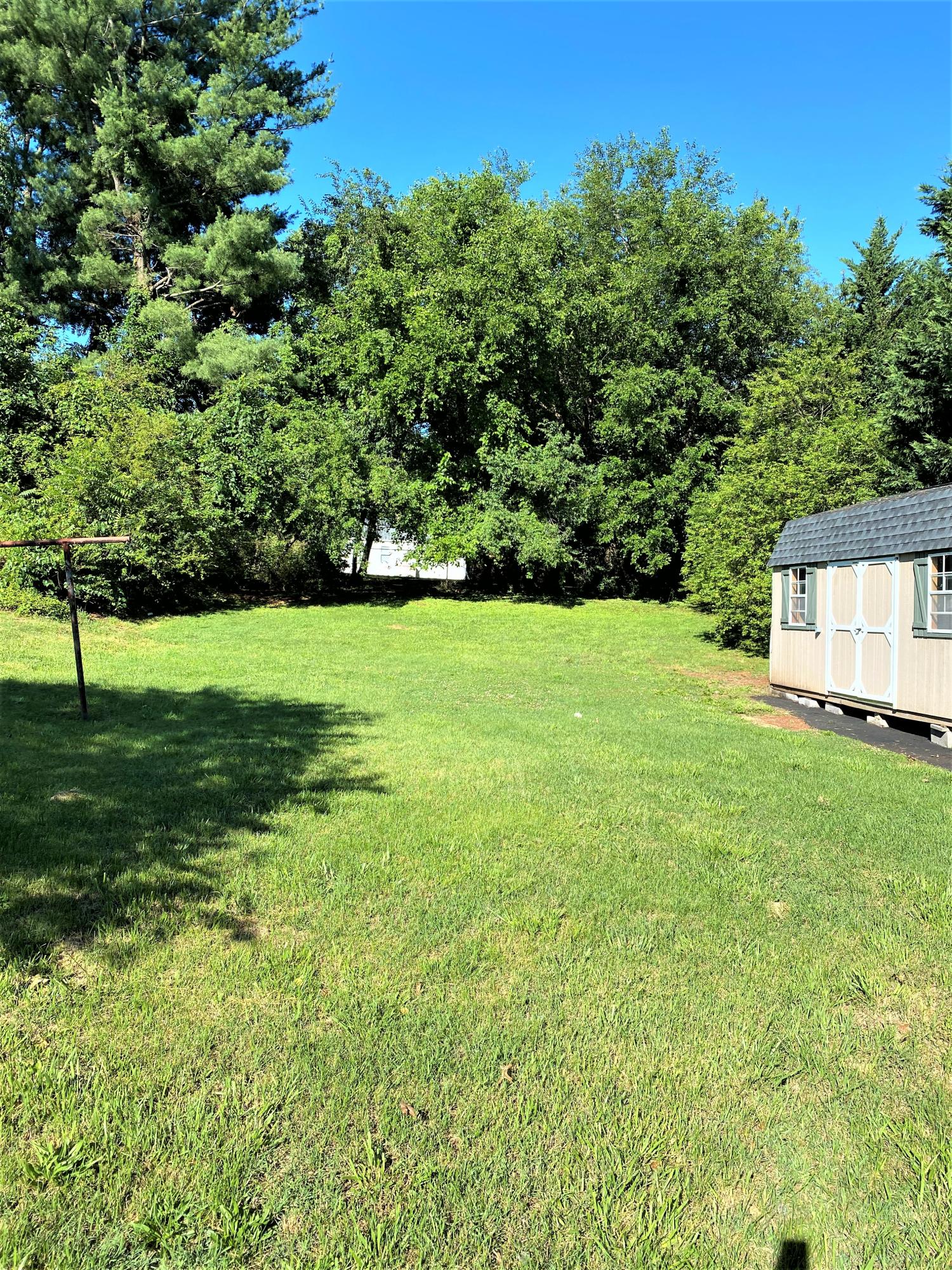4944 Hazelridge Road Northwest Roanoke, VA 24012 - Photo 16 of 20 back yard2