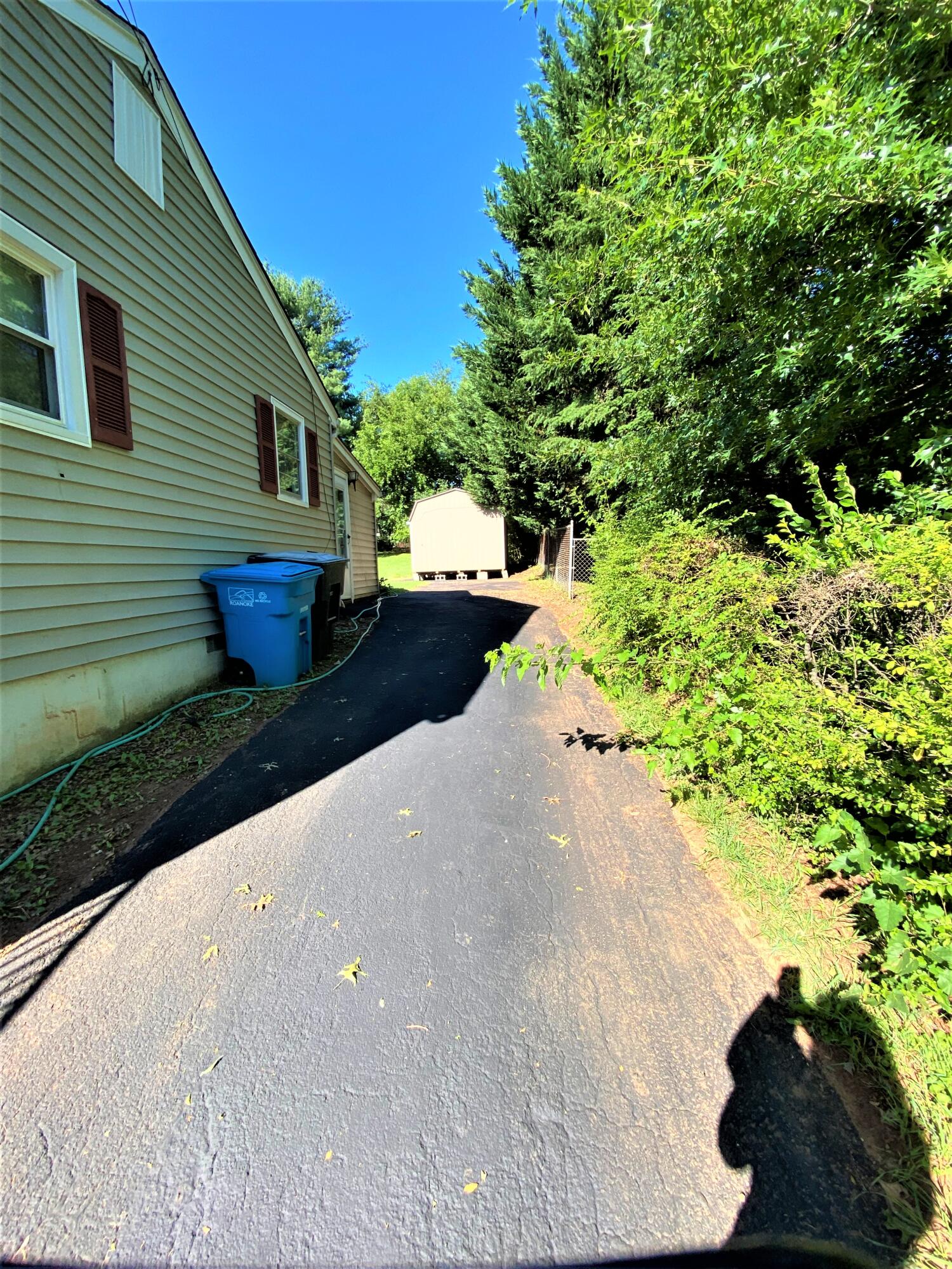 4944 Hazelridge Road Northwest Roanoke, VA 24012 - Photo 17 of 20 paved driveway