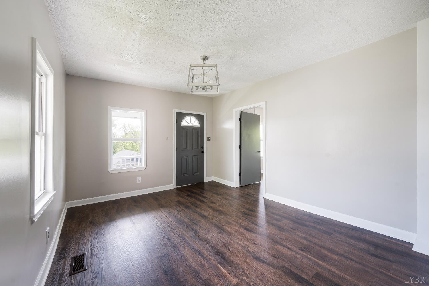 702 13th Street Altavista, VA 24517 - Photo 5 of 44