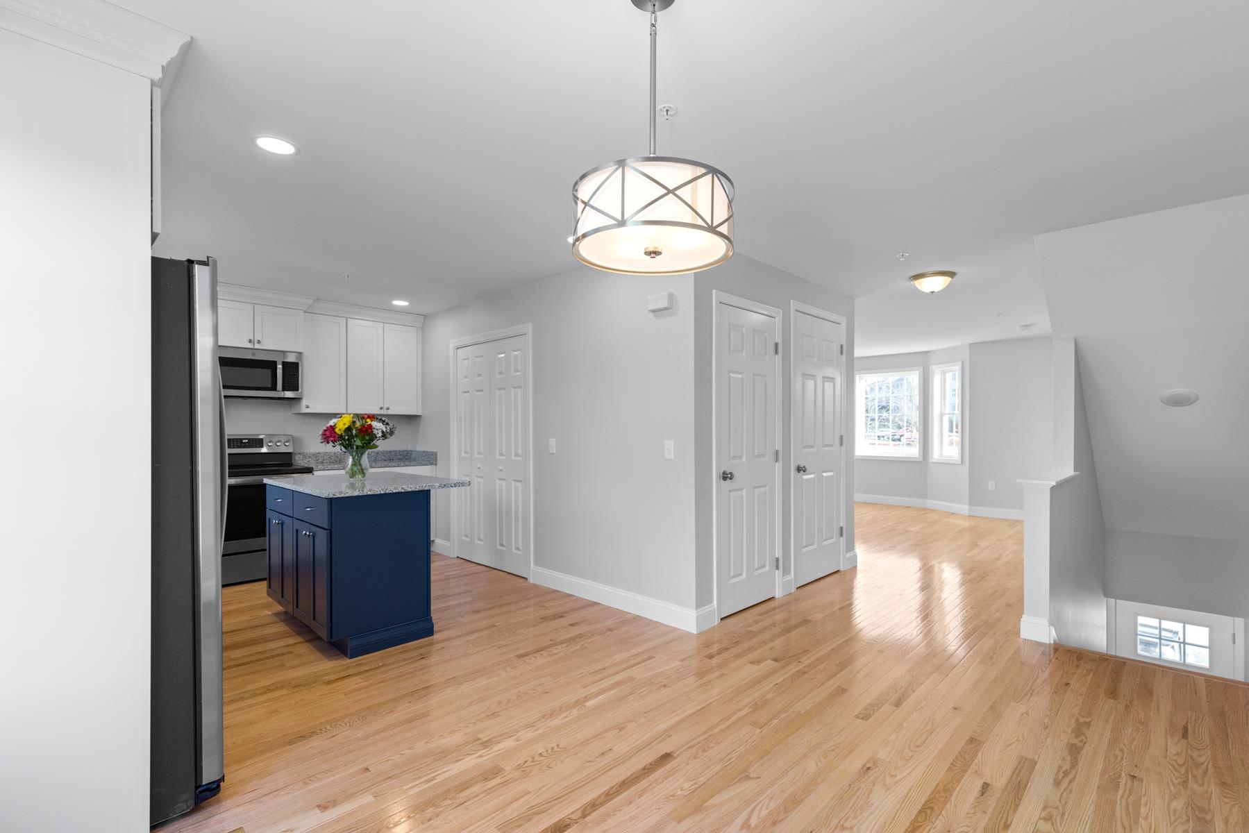 601 Old Wellington Road, Unit E Manchester, NH 03104 - Photo 3 of 14 Gallery Image 3
