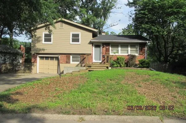 $175,000 | 618 Northwest Kay Drive, Lee's Summit, MO 64063