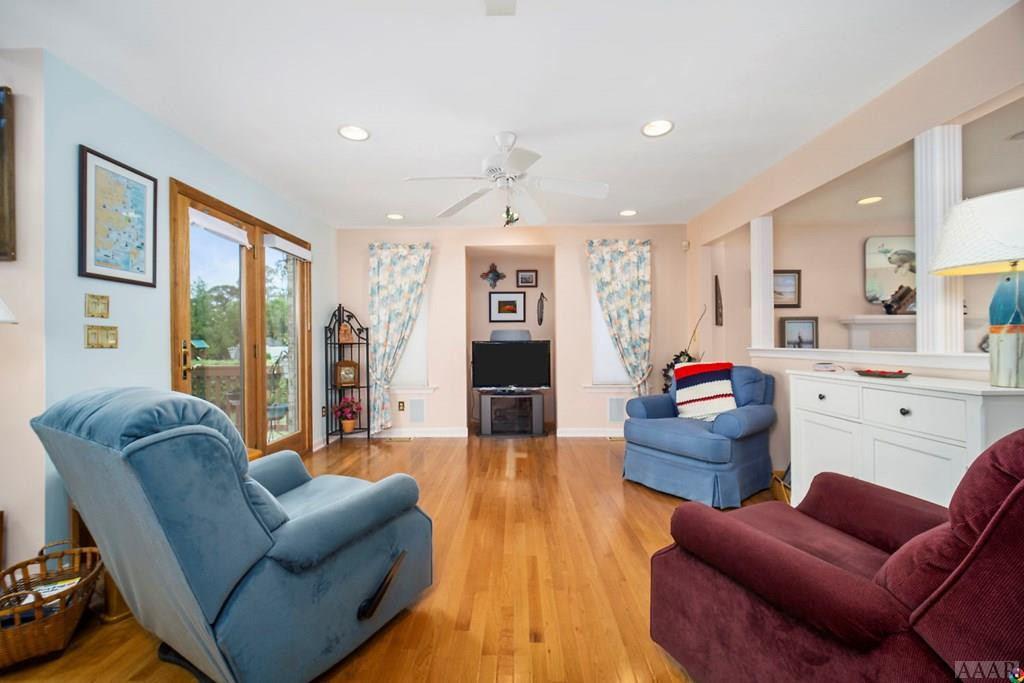 218 Brumsey Road Currituck, NC 27929 - Photo 9 of 35 Great room open to kitchen