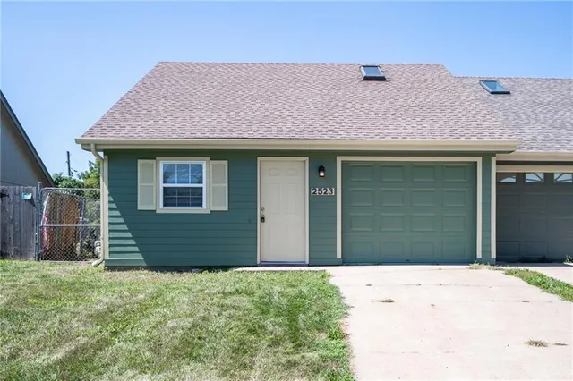 $179,500 | 2523 Morningside Drive, Lawrence, KS 66047