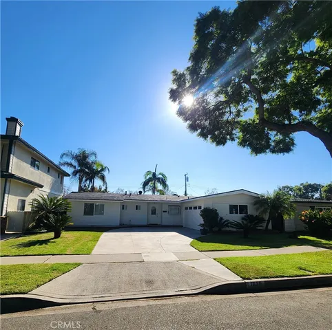 $1,185,000 | 1626 East 15th Street, Santa Ana, CA 92701
