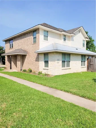 $1,740 | 2339 Autumn Chase Loop, Unit B, College Station, TX 77840