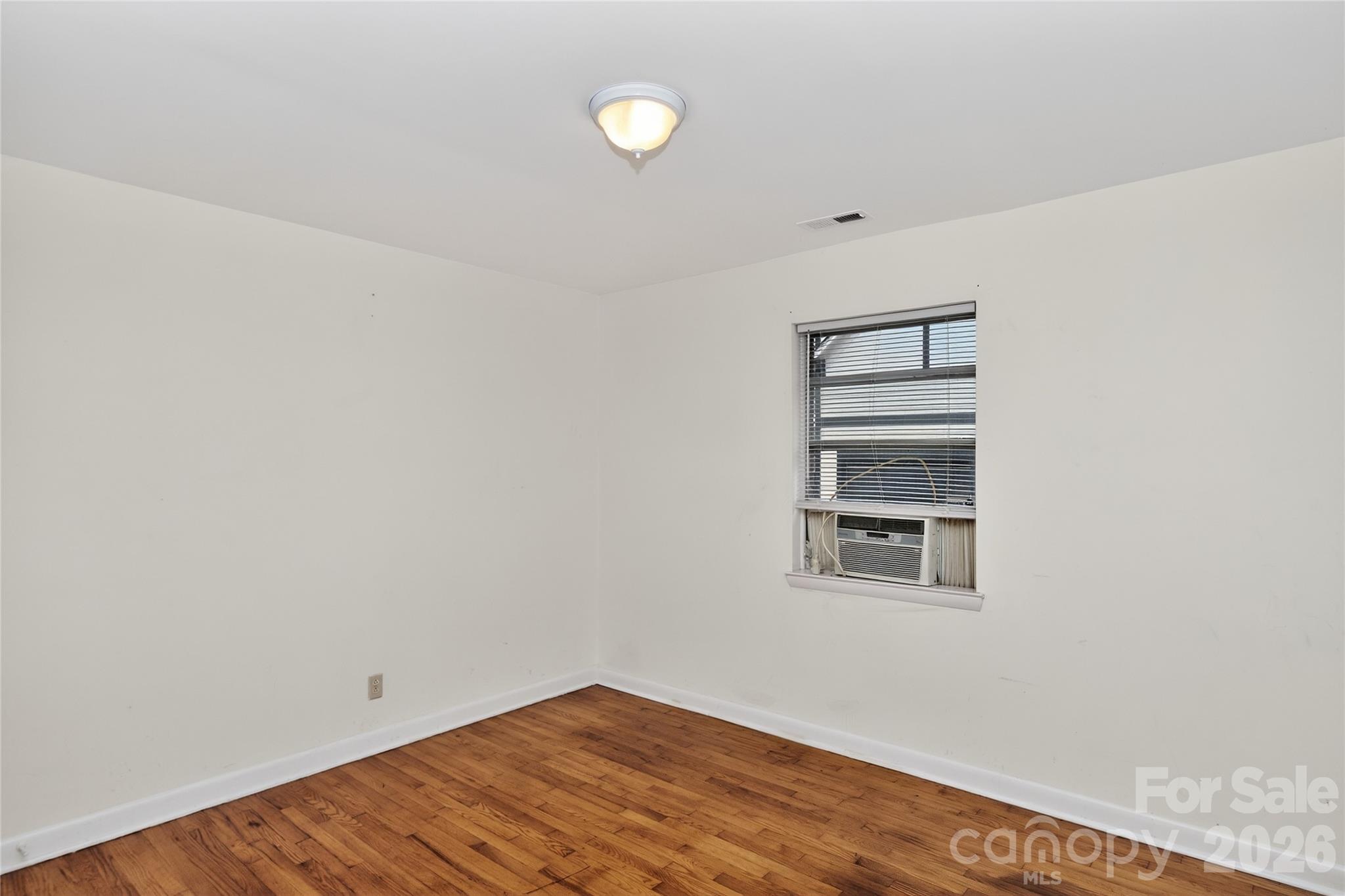 517 Grandin Road Charlotte, NC 28208 - Photo 12 of 33