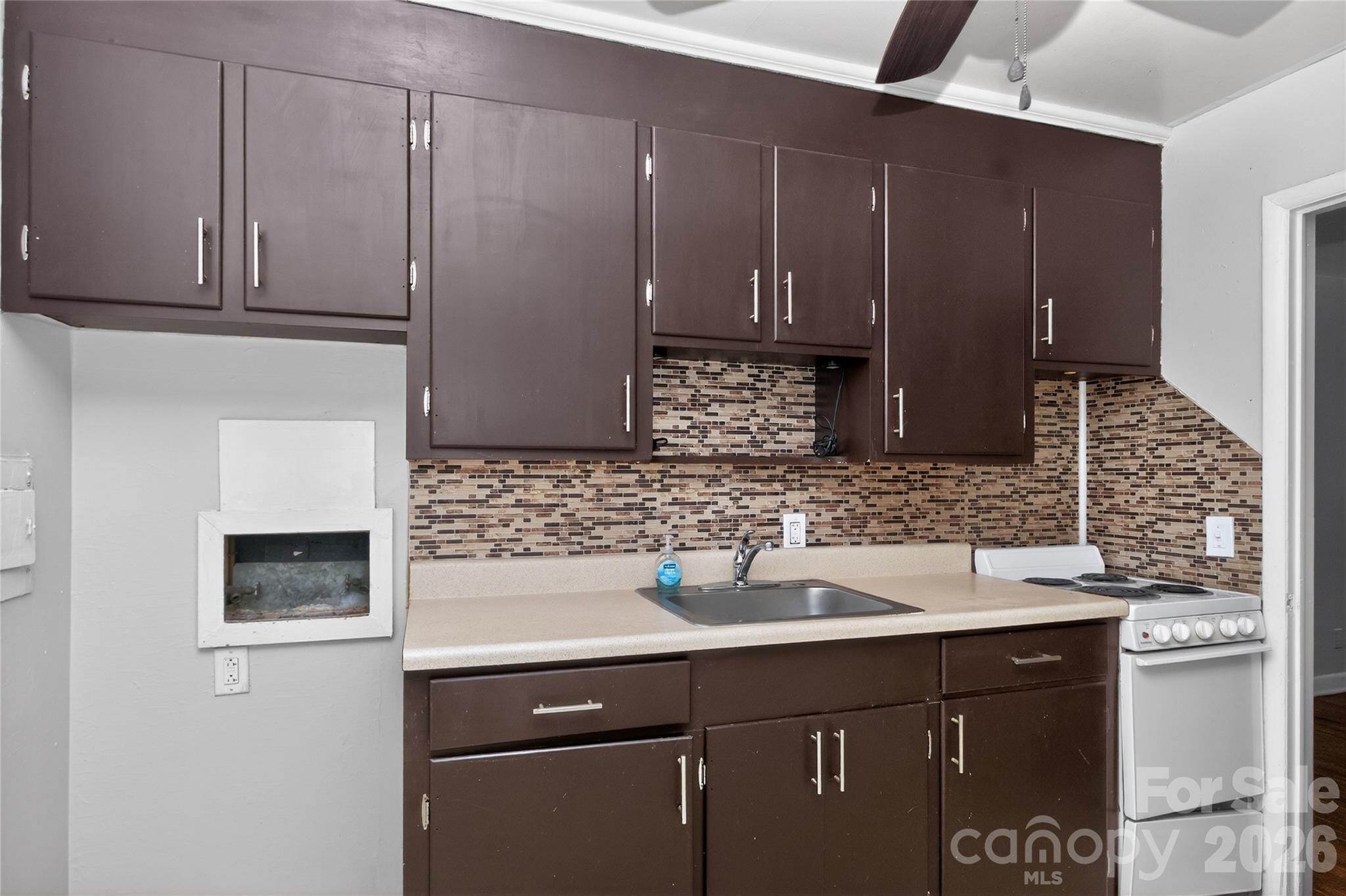 517 Grandin Road Charlotte, NC 28208 - Photo 13 of 33