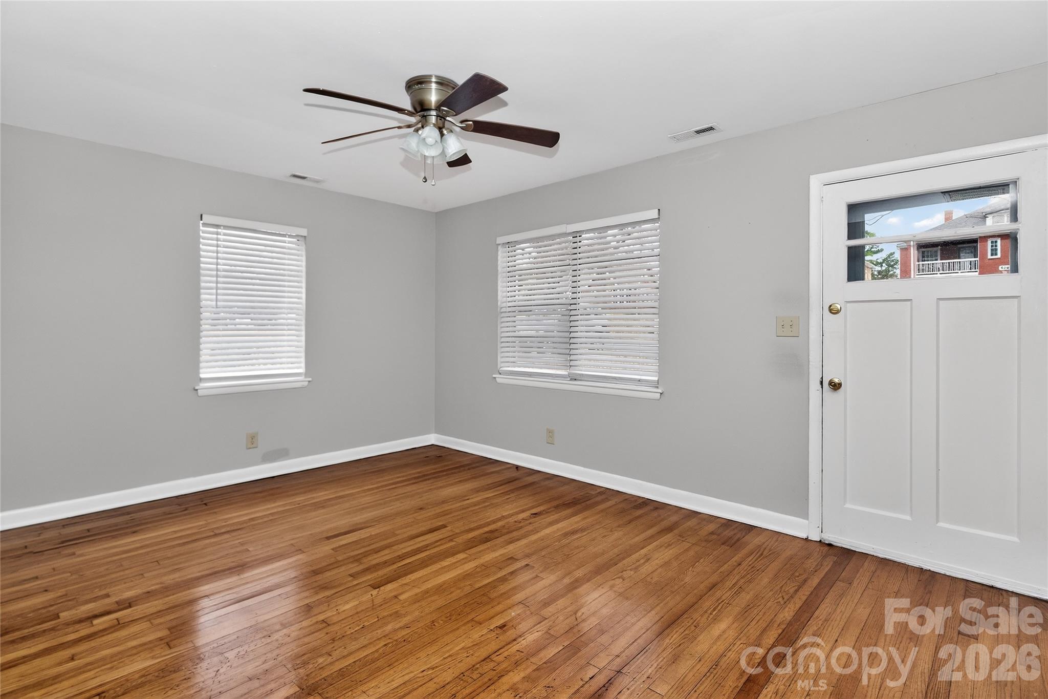 517 Grandin Road Charlotte, NC 28208 - Photo 2 of 33