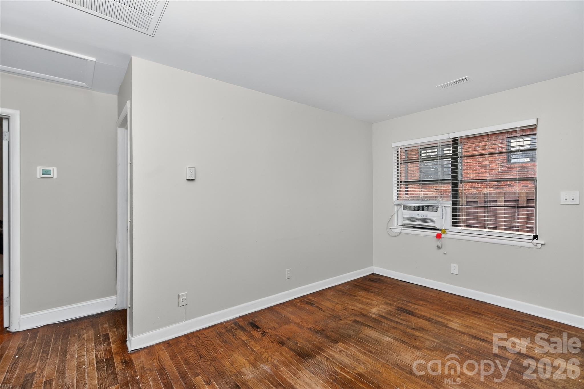 517 Grandin Road Charlotte, NC 28208 - Photo 4 of 33