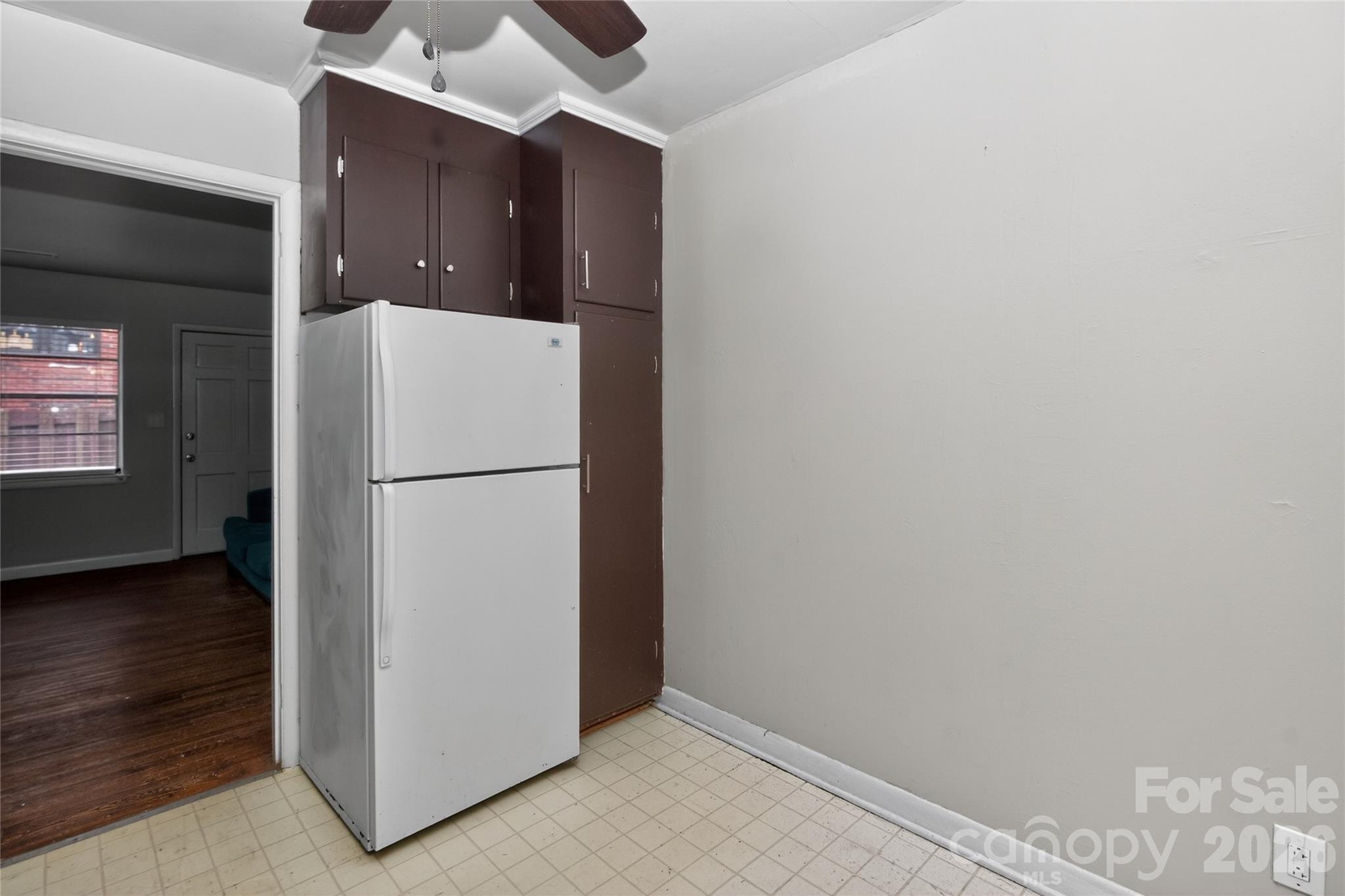 517 Grandin Road Charlotte, NC 28208 - Photo 7 of 33