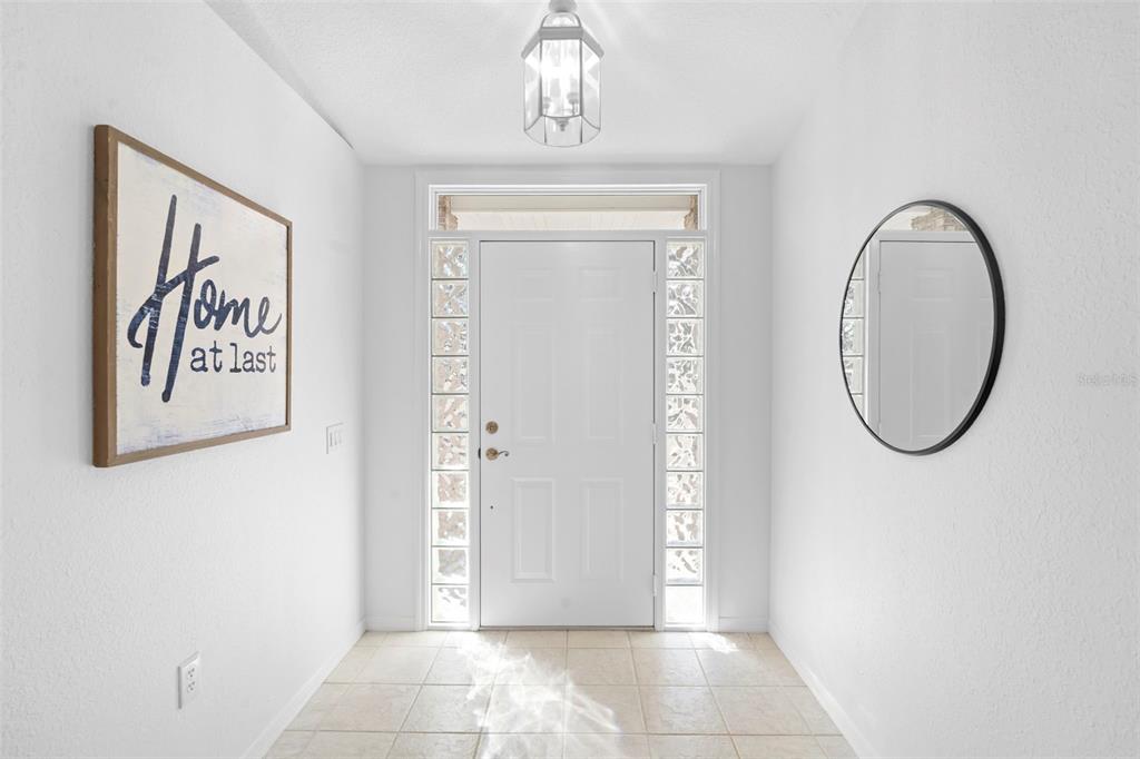 2053 Bond Road DeLand, FL 32720 - Photo 3 of 51 a view of a hallway with entryway