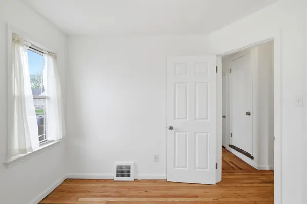 $179,900 | 17405 Palmer Street, Melvindale, MI 48122