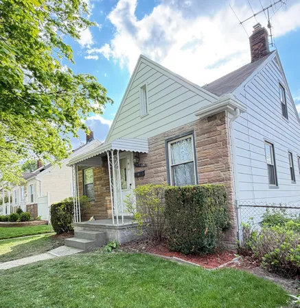 $179,900 | 17405 Palmer Street, Melvindale, MI 48122