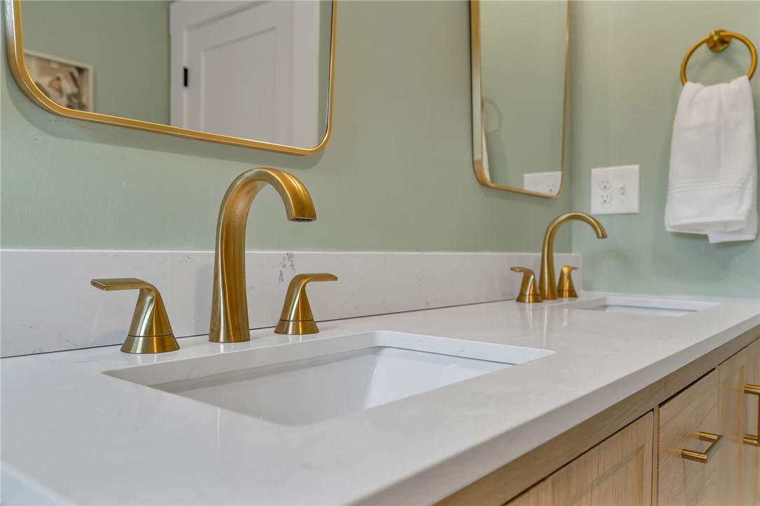 81 Bristol Ferry Road Portsmouth, RI 02871 - Photo 24 of 49