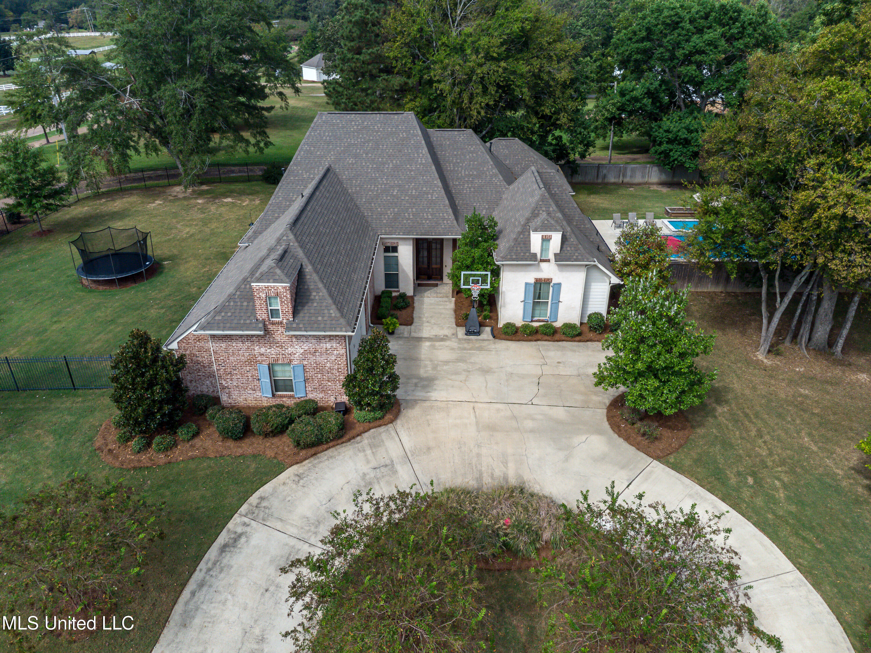 103 Ridgetop Circle Flowood, MS 39232 - Photo 2 of 87 03 Ridgetop Cir drone-2