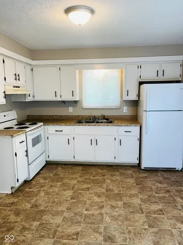 $1,050 | 1258 North Ridgeview Drive, Indianapolis, IN 46219