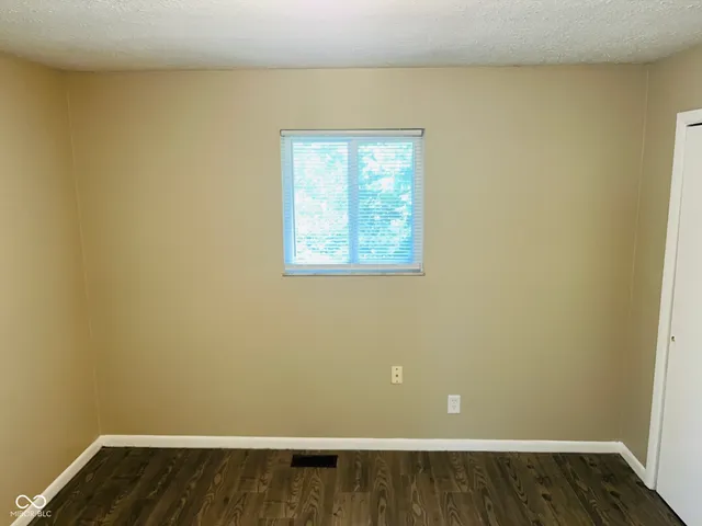 $1,050 | 1258 North Ridgeview Drive, Indianapolis, IN 46219