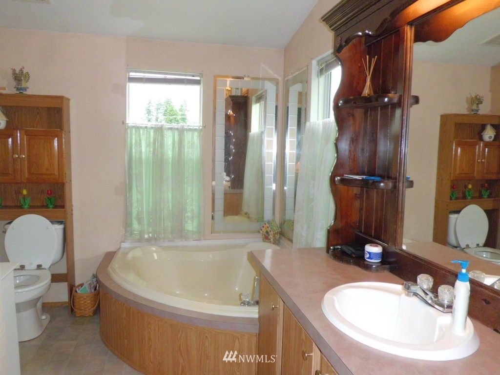 2062 South Bank Road Oakville, WA 98568 - Photo 14 of 25