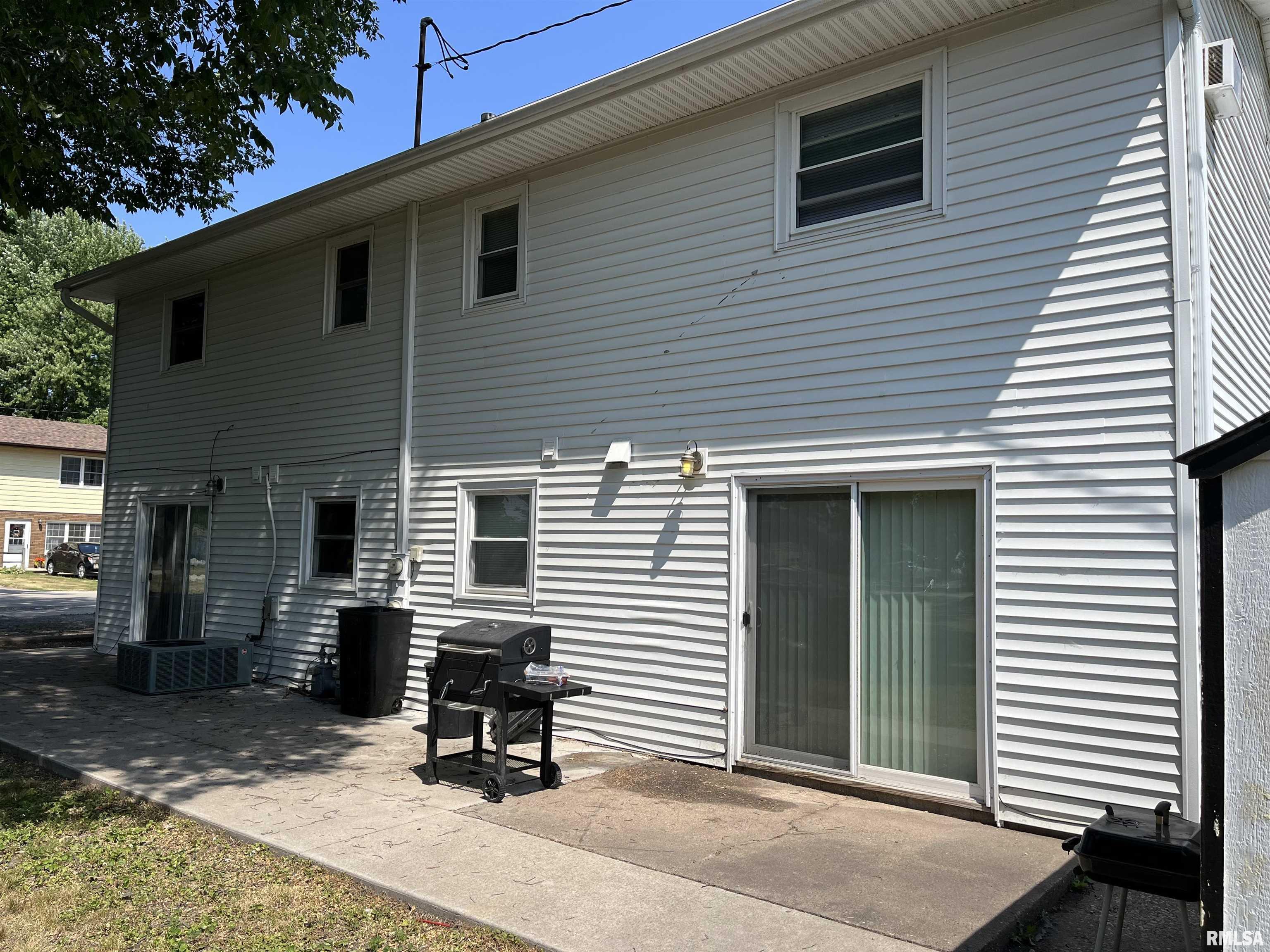 312 5th Street, Unit 2 Colona, IL 61241 - Photo 3 of 4 Gallery Image 3