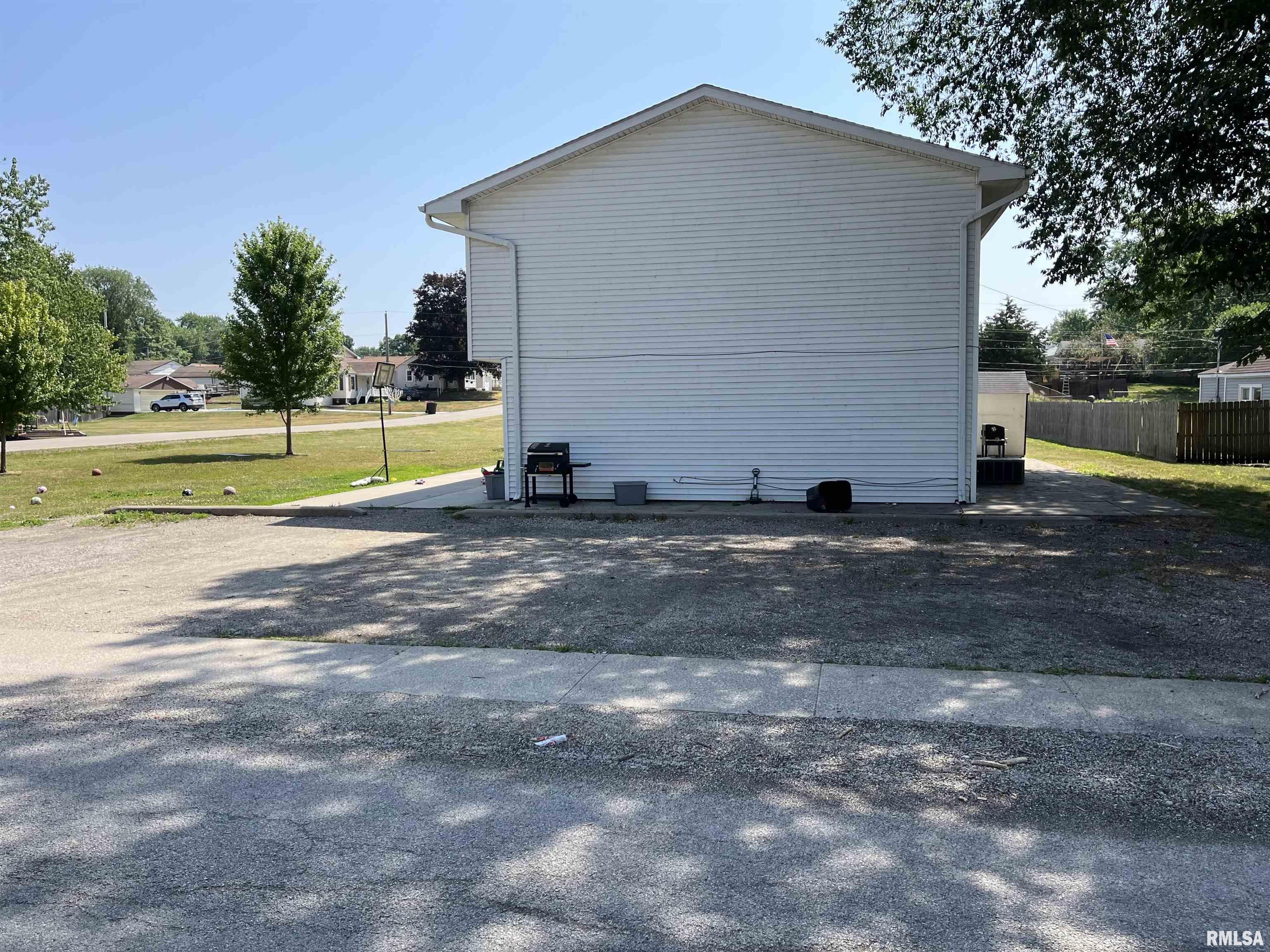 312 5th Street, Unit 2 Colona, IL 61241 - Photo 4 of 4 Gallery Image 4