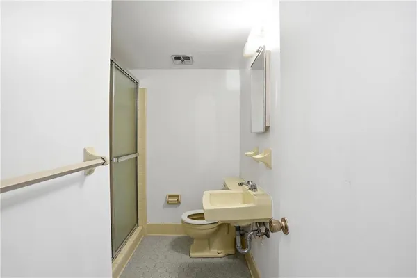 $2,000 | 4165 Williamsburg Drive, Atlanta, GA 30337