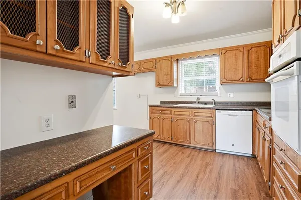 $2,000 | 4165 Williamsburg Drive, Atlanta, GA 30337