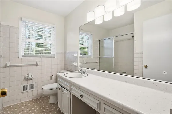 $2,000 | 4165 Williamsburg Drive, Atlanta, GA 30337