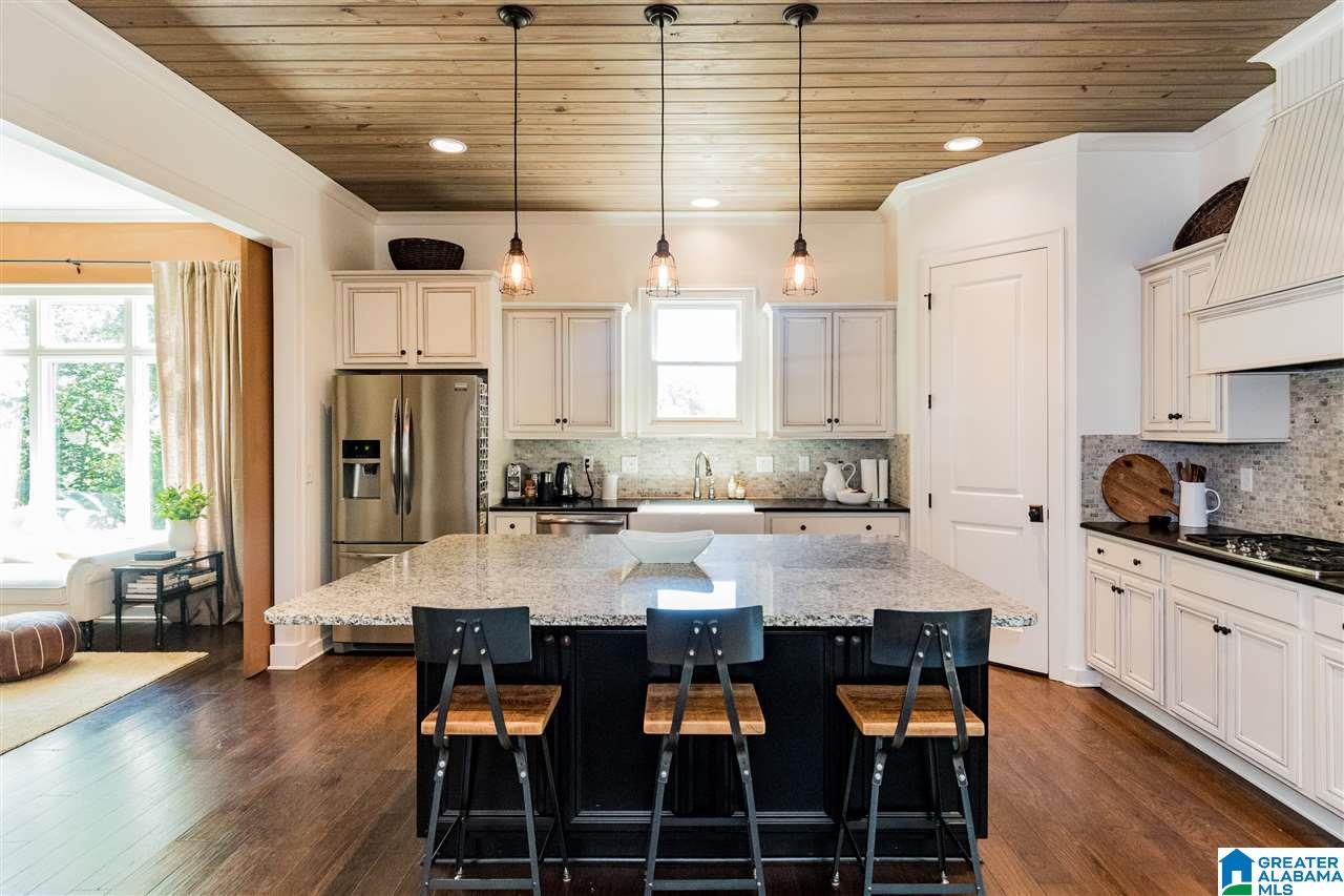 1447 Ridge Road Birmingham, AL 35209 - Photo 9 of 36