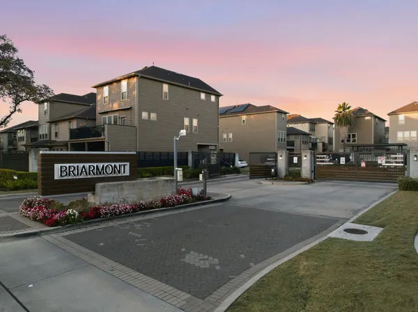 $2,750 | 8663 Cedardale Park Drive, Houston, TX 77063