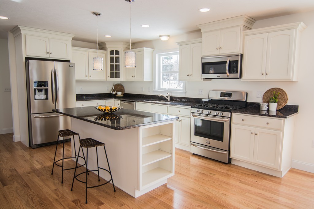 245 Wheeler Road Dracut, MA 01826 - Photo 4 of 14