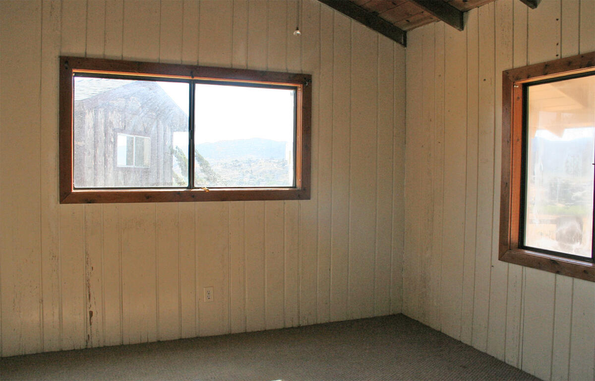 15040 Hawk Drive Lake Elizabeth, CA 93532 - Photo 16 of 27 Bedroom 2