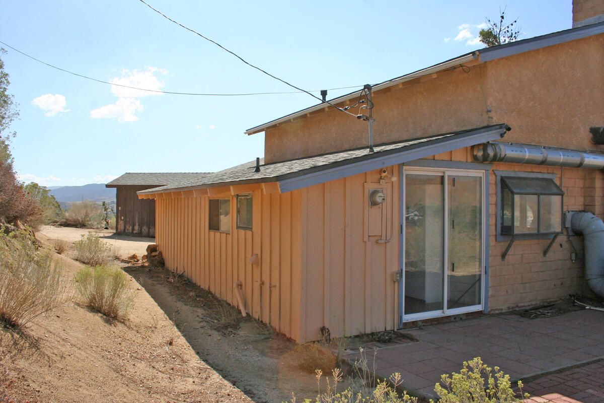 15040 Hawk Drive Lake Elizabeth, CA 93532 - Photo 24 of 27 back