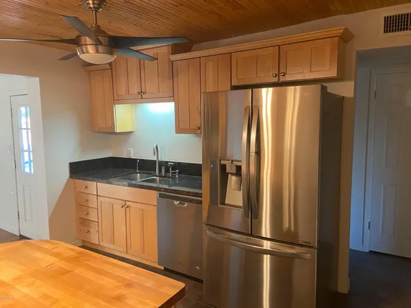 $2,700 | 803 West 18th Street, Tempe, AZ 85281