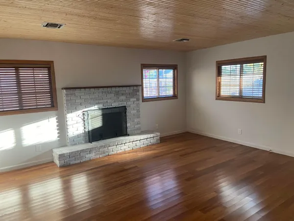 $2,700 | 803 West 18th Street, Tempe, AZ 85281