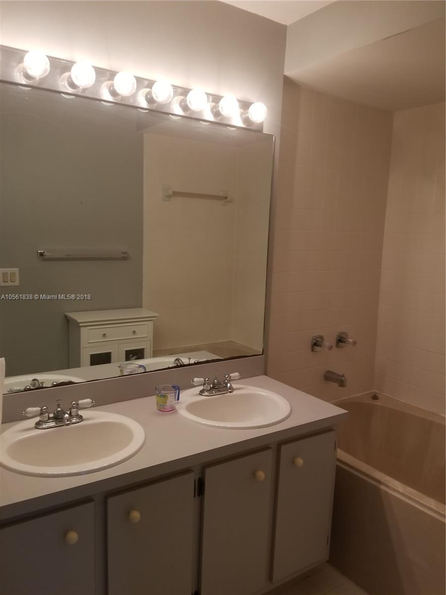 585 Racquet Club Road, Unit 8 Weston, FL 33326 - Photo 11 of 22