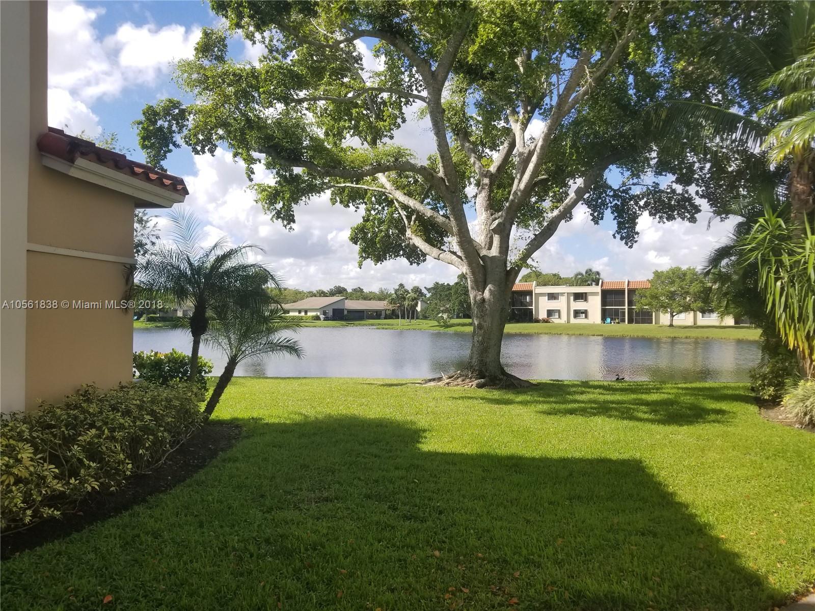 585 Racquet Club Road, Unit 8 Weston, FL 33326 - Photo 3 of 22