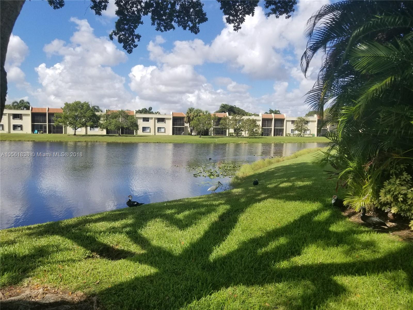 585 Racquet Club Road, Unit 8 Weston, FL 33326 - Photo 4 of 22