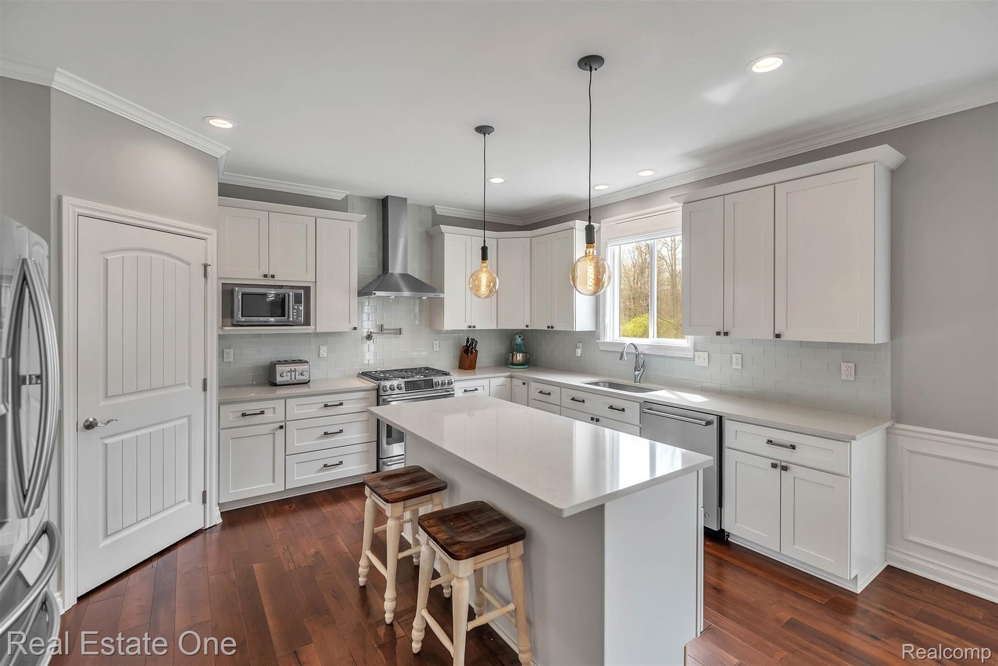 2452 Walnut View Drive Howell, MI 48855 - Photo 7 of 39 12-2452 Walnut View Dr-WindowStill-Real-Estate-Photography-12.jpg