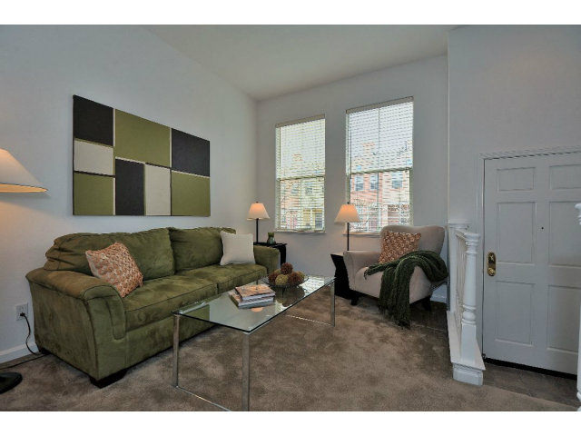 118 Pacchetti Way Mountain View, CA 94040 - Photo 5 of 18 a living room with furniture and a window