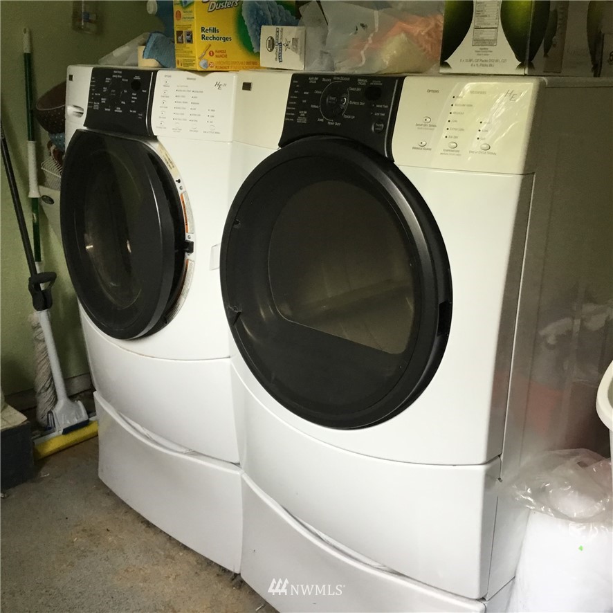 11221 180th Lane Southwest Rochester, WA 98579 - Photo 19 of 24 a utility room with dryer and washer