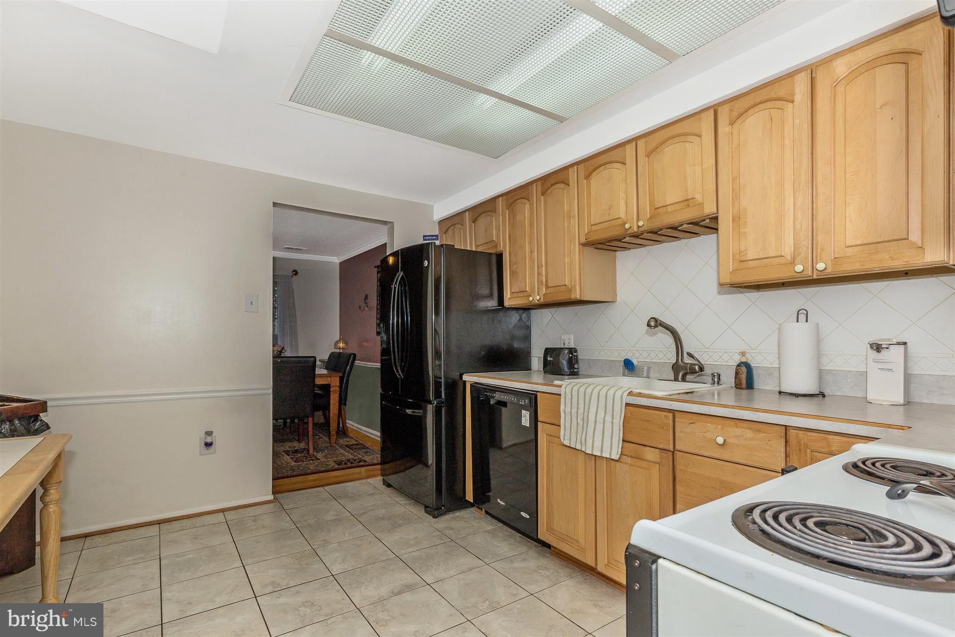 213 North Cottage Road Sterling, VA 20164 - Photo 2 of 14 Kitchen