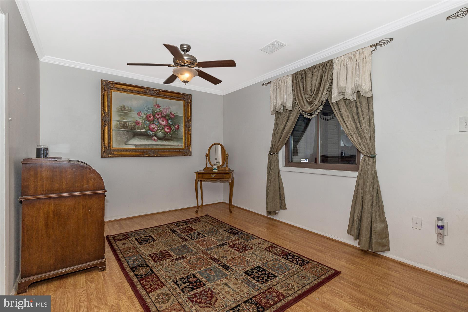 213 North Cottage Road Sterling, VA 20164 - Photo 13 of 14 Living Room