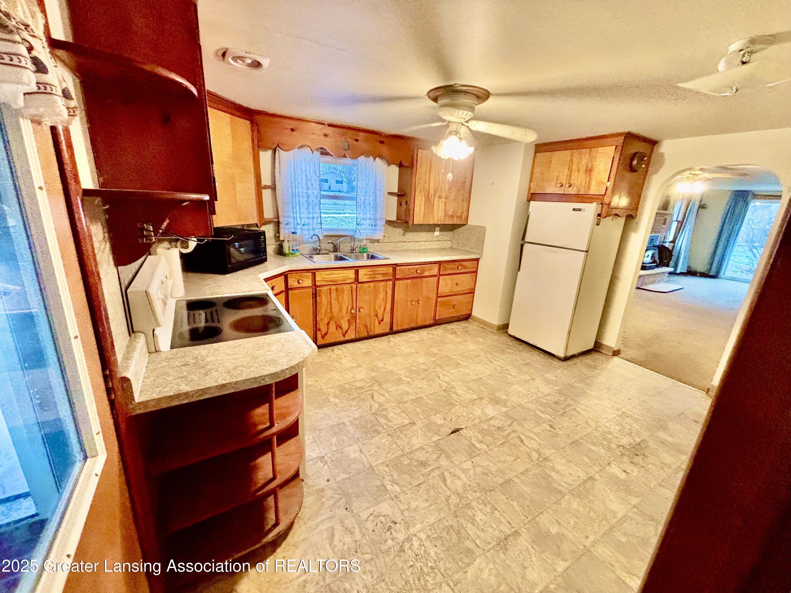 2174 South Cochran Road Charlotte, MI 48813 - Photo 12 of 38 IMG_1241