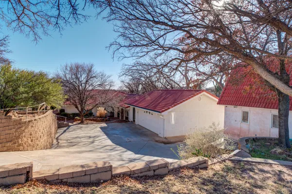 $625,000 | 15 Surrey Circle, Ransom Canyon, TX 79366