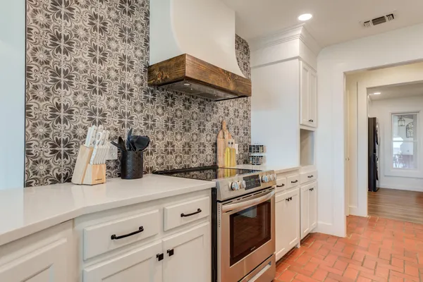 $625,000 | 15 Surrey Circle, Ransom Canyon, TX 79366