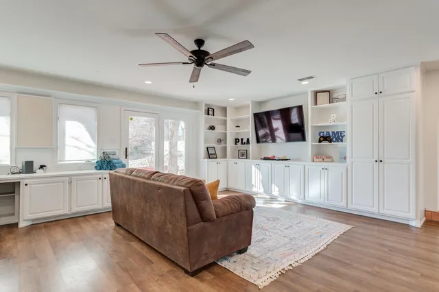 $625,000 | 15 Surrey Circle, Ransom Canyon, TX 79366