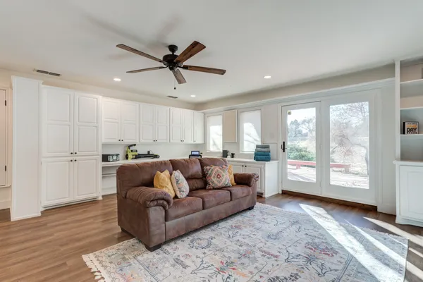 $625,000 | 15 Surrey Circle, Ransom Canyon, TX 79366