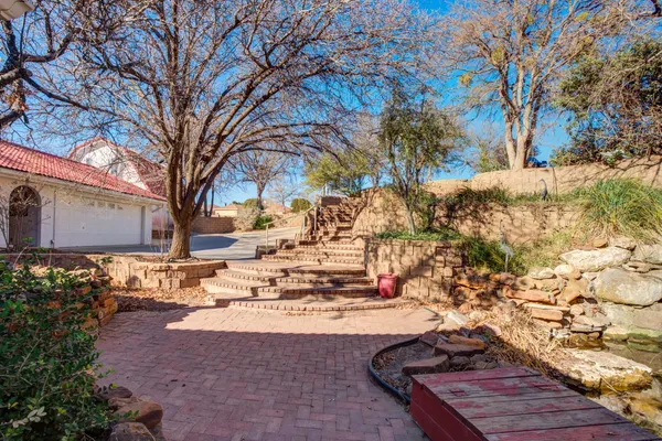 $625,000 | 15 Surrey Circle, Ransom Canyon, TX 79366