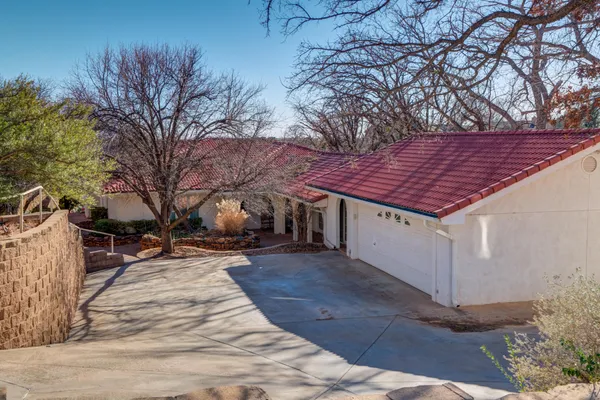 $625,000 | 15 Surrey Circle, Ransom Canyon, TX 79366