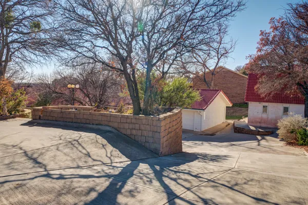 $625,000 | 15 Surrey Circle, Ransom Canyon, TX 79366